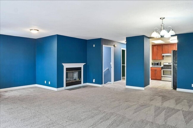 Building Photo - $3,850 / 3br - Fabulous 3 bed, 2 bath in S...