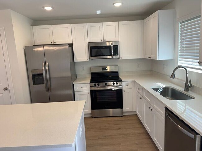 Building Photo - newer townhouse in Kannapolis, NC!!