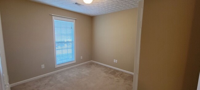 Building Photo - 4 Bedroom/ 2 Bath Home close to Fort Benning