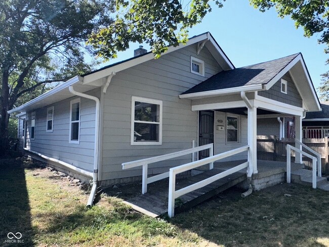 Building Photo - 2921 E Brookside Ave