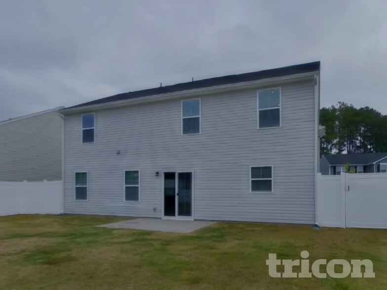 Building Photo - 5772 Camp Ct