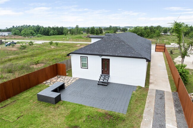 Building Photo - 1244 Rd 5705