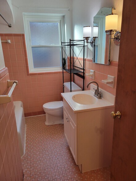 Building Photo - 5849 Eichelberger St