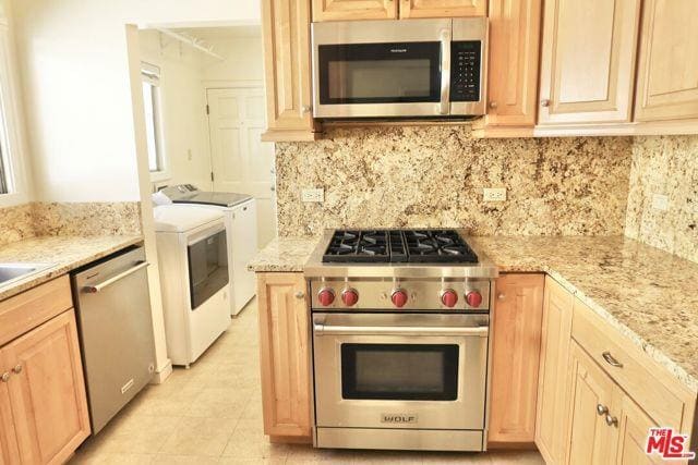 Building Photo - 210 S Spalding Dr