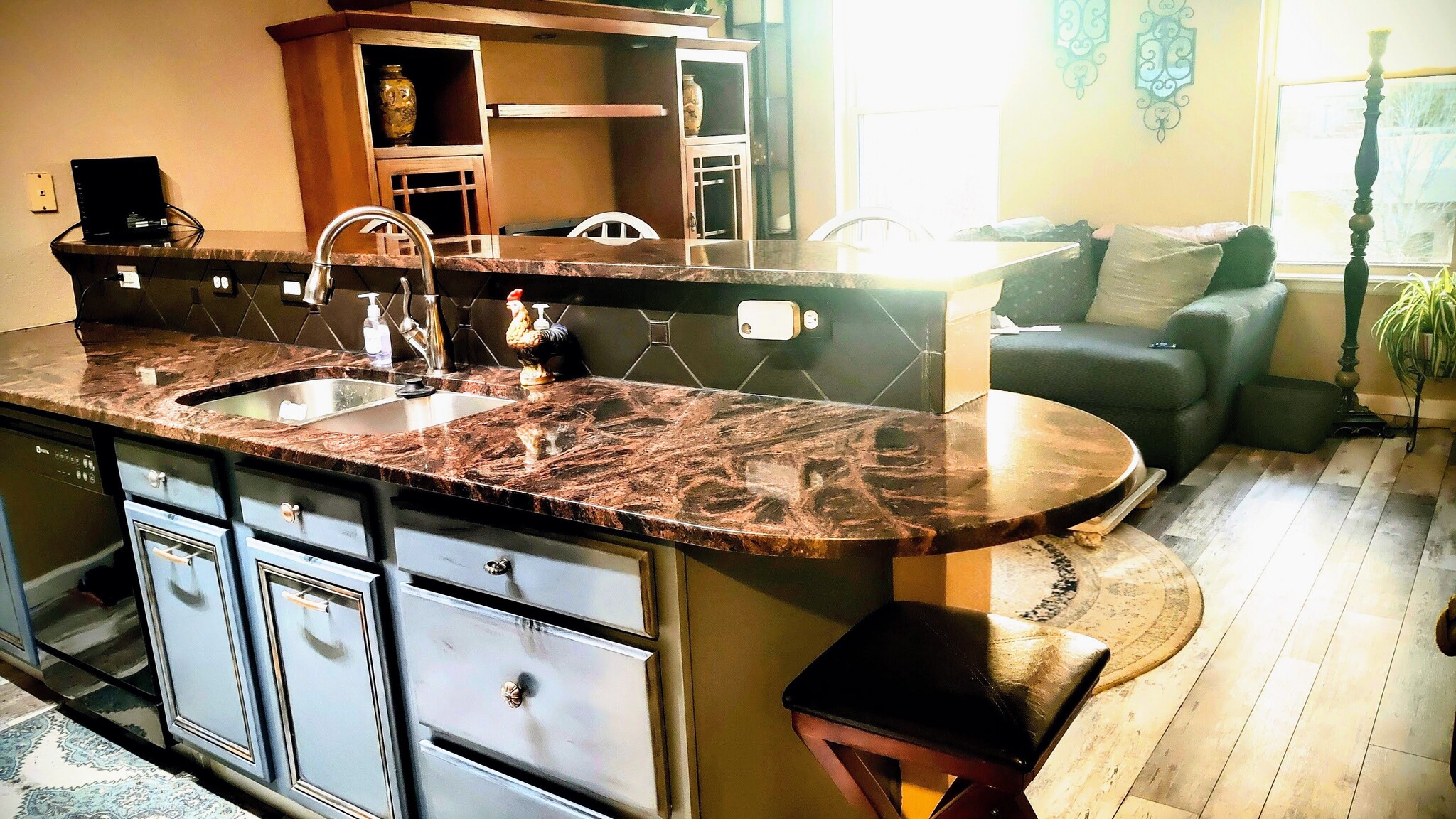 Granite counters, bar seating, open space - 15475 Andrews Dr