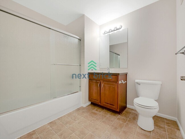 Building Photo - Charming 2 Bedroom 2 Bathroom Near Totem L...