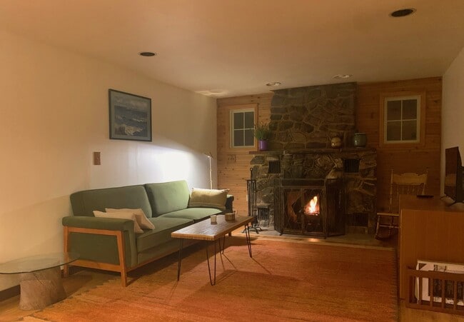 Building Photo - 258 Raccoon Cir