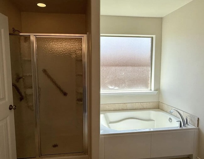 Building Photo - 7046 95th St