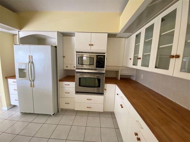 Building Photo - 109 Kings Dr