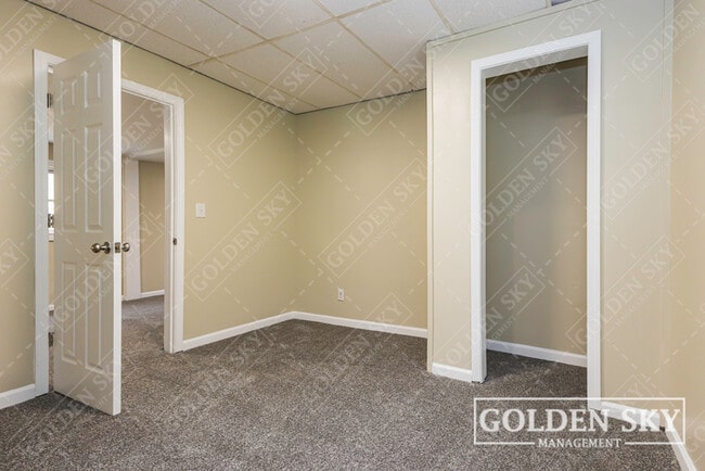 Building Photo - 615 S Mound St