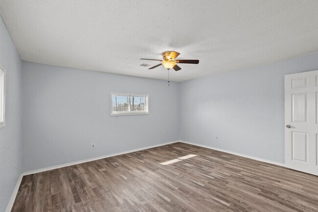 Building Photo - 228 Orange St