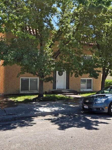 Primary Photo - 945 E Lander St