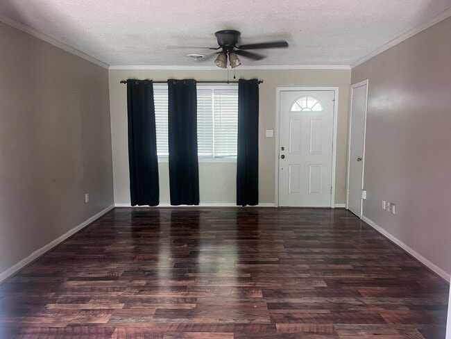 Building Photo - 114 Apache Dr