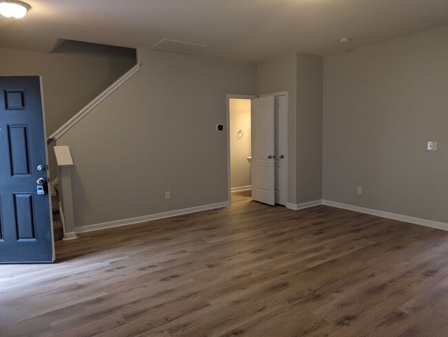 Building Photo - Spacious Townhome in Kingstree!