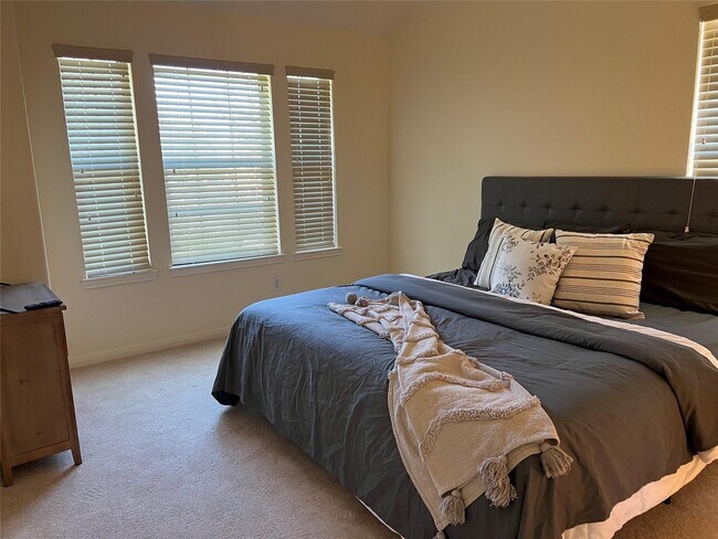 Building Photo - 2709 Alessandria Ln