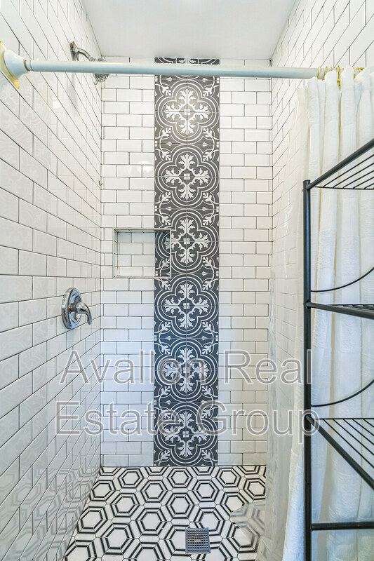 Building Photo - 1124 W Nevada St