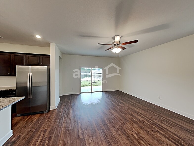 Building Photo - 5718 Hampton Creek Rd