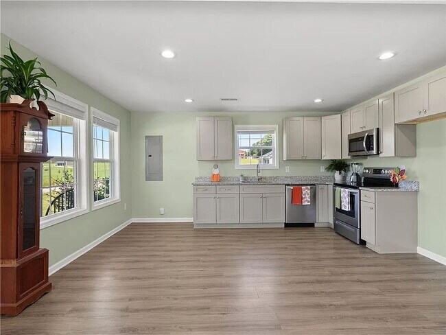 Building Photo - Beautiful 3 Bedroom Home in Country Setting