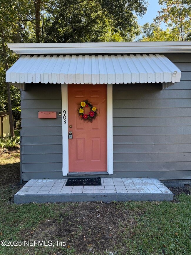 Building Photo - 903 Melson Ave