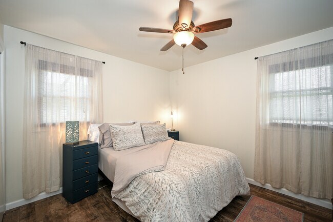 Building Photo - 23712 W Main St