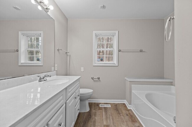 Building Photo - 631 Saddlewood Dr