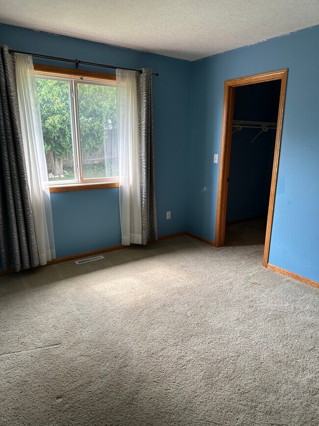 Building Photo - 6287 Fairway Dr NW