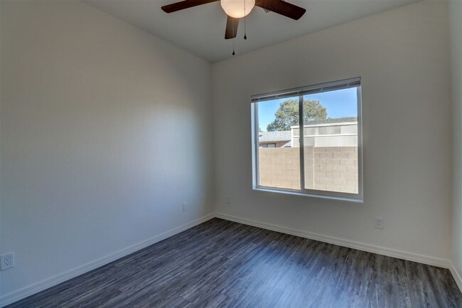 Building Photo - 8346 Florentine Rd
