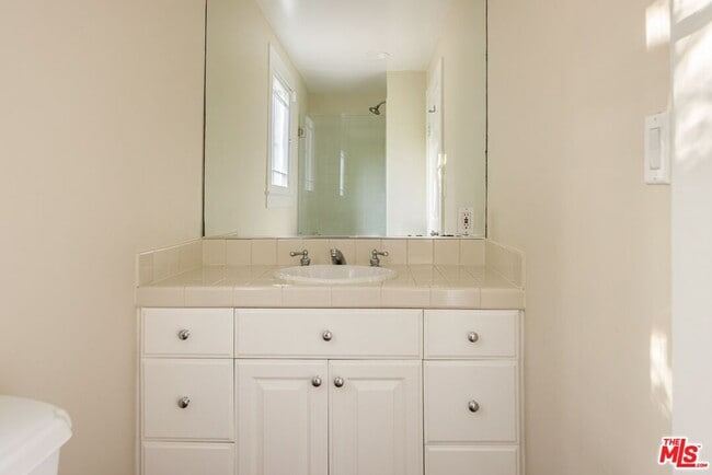 Building Photo - 8330 Lookout Mountain Ave