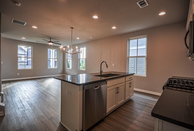 Building Photo - 104 Black Gum