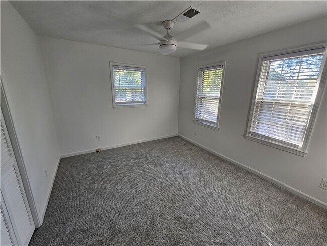 Building Photo - 4536 Mountain Creek Dr