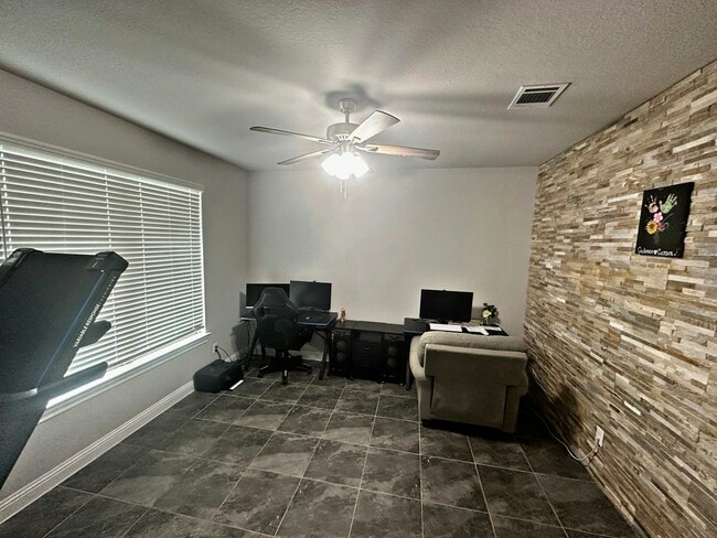 Building Photo - 21822 Rose Maris Ln