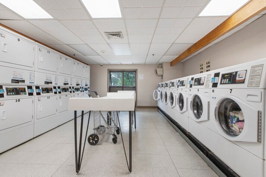 Building Photo - 133 Commander Shea Blvd