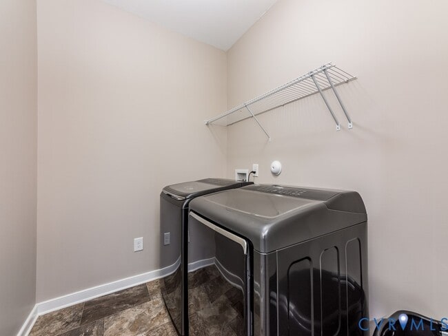 Building Photo - 1712 James Overlook Dr