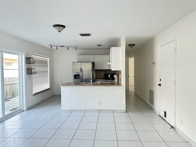 Primary Photo - 5721 Boynton Crescent