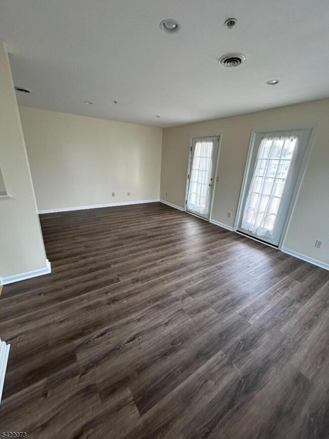 Building Photo - 91 Roseland Ave