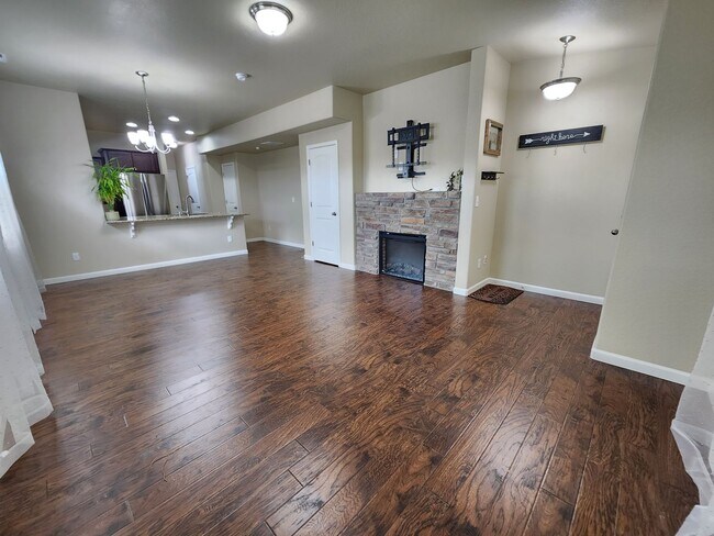 Building Photo - Quiet 2 bed 3 bath home in the 80923 area!!