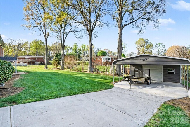 Building Photo - 113 Suncrest Rd