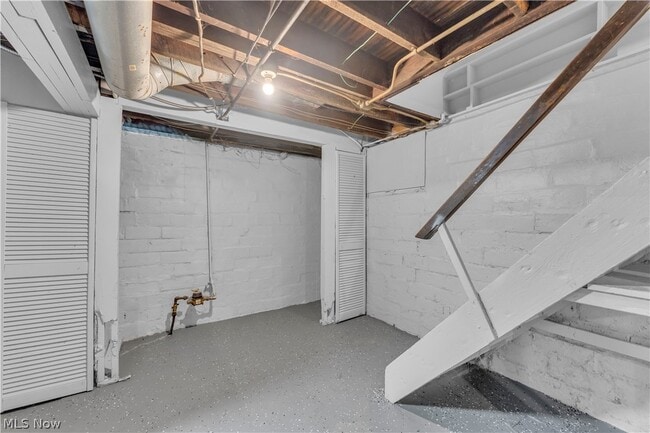 Building Photo - 3937 W 22nd St