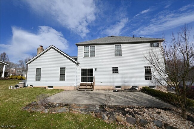 Building Photo - 320 Chadwick Dr