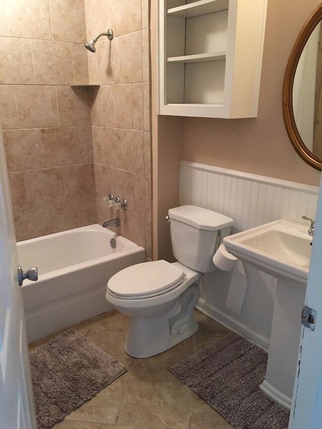 Building Photo - Great 3 Bed / 2 Bath For Rent in Madison