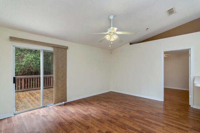 Building Photo - 168 Cabana Way