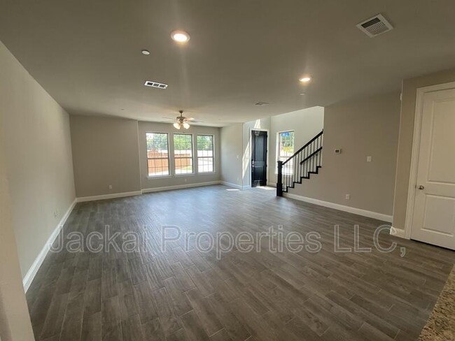 Building Photo - 801 Ponds Edge Ln