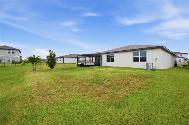 Building Photo - 10119 Daybreak Glen