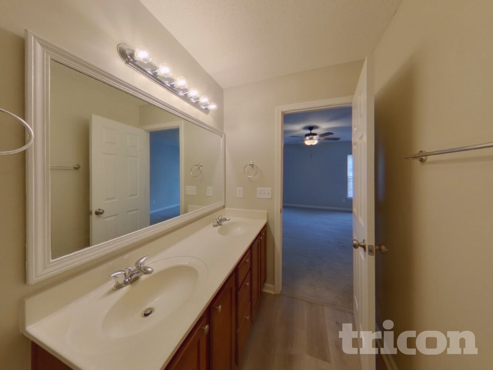 Building Photo - 164 Pacific Ave