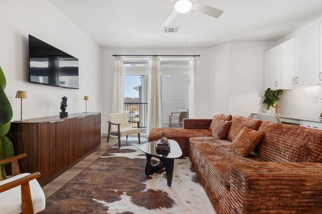 Building Photo - 1301 Leah Ave