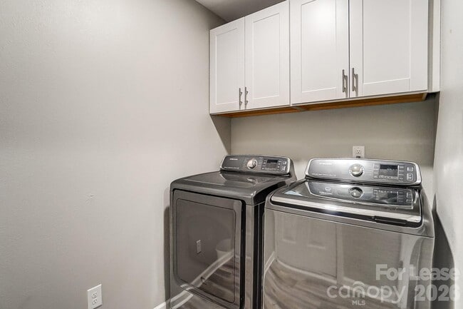 Building Photo - 5519 Waverly Lynn Ln