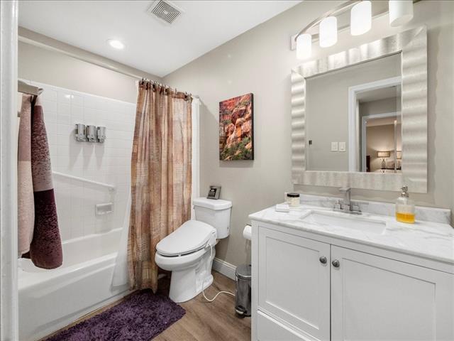 Building Photo - 9716 Highland View Dr