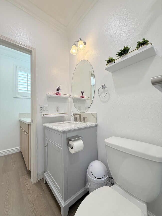 Building Photo - 16004 Cascade Dr