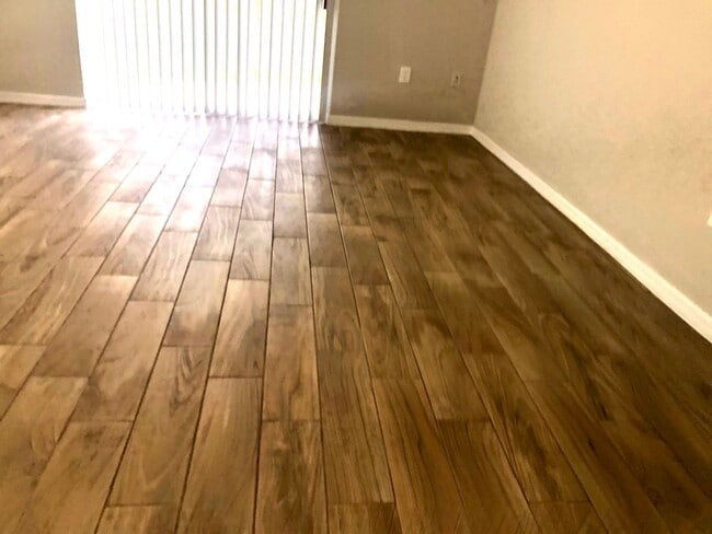 Building Photo - Wonderful 3/2 home in ORLANDO - GOLF COURS...