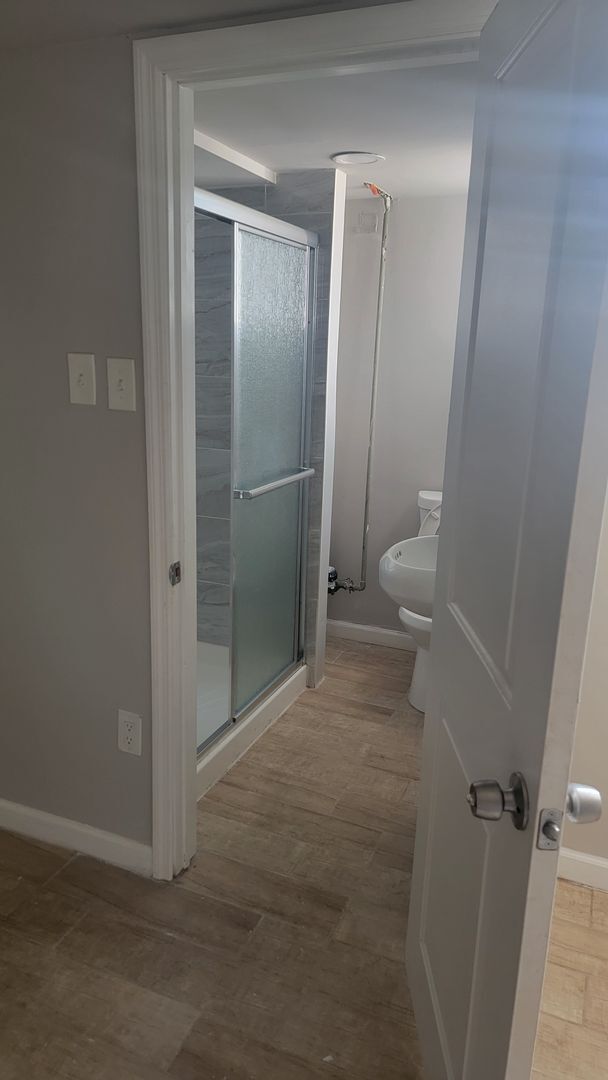 Building Photo - Newly Renovated 3BR 2 1/2 Bathroom House F...